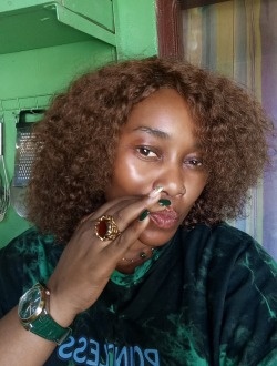 Laure's profile, a single 39-year-old a woman in Bata
