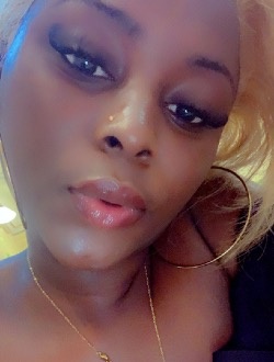 Ernestine's profile, a single 31-year-old a woman in Douala