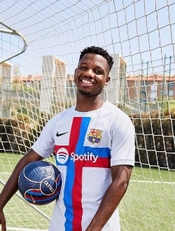 Drew's profile, a single 28-year-old a man in Dakar