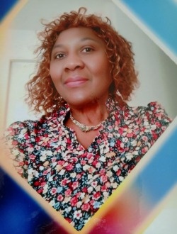 Justine's profile, a single 62-year-old a woman in Angers