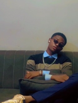 Louqmane's profile, a single 21-year-old a man in Bamako