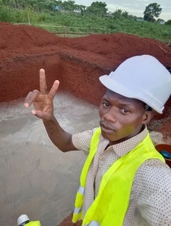 Momo's profile, a single 34-year-old a man in Cotonou