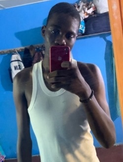 Melvine's profile, a single 18-year-old a man in Abidjan