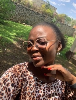 Nestorine's profile, a single 27-year-old a woman in Douala