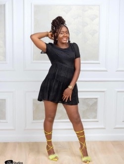Adriana's profile, a single 28-year-old a woman in Douala