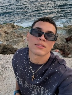 Roys's profile, a single 23-year-old a man in La Habana