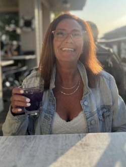 Josée's profile, a single 54-year-old a woman in Salaberry-de-Valleyfield