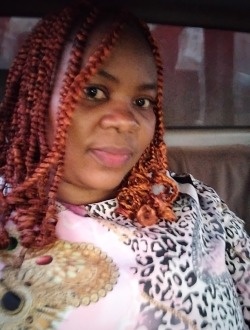 Stephanie's profile, a single 37-year-old a woman in Yaoundé