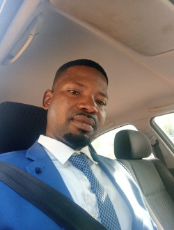 Nas's profile, a single 42-year-old a man in Lomé