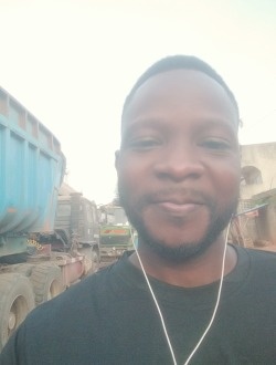 Francois's profile, a single 34-year-old a man in 4th Arrondissement of Porto-Novo