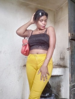 Sinah's profile, a single 28-year-old a woman in Tanana Ambany