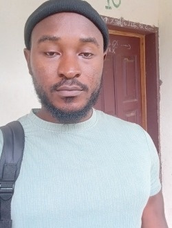 Divin's profile, a single 33-year-old a man in Yaoundé