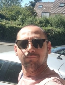 Pierre's profile, a single 39-year-old a man in Arpajon