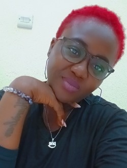 Camille's profile, a single 36-year-old a woman in Douala