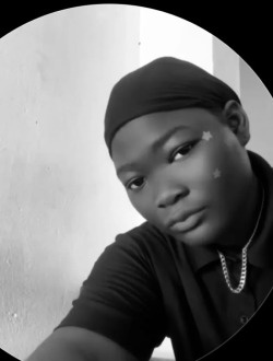 Kadi's profile, a single 20-year-old a woman in Conakry