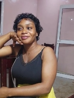 Sandy's profile, a single 25-year-old a woman in Douala