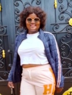 Lebele Onguene's profile, a single 33-year-old a woman in Yaoundé