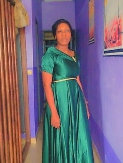 Flora's profile, a single 30-year-old a woman in Koumassi