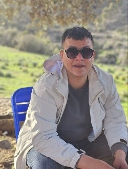 Naser's profile, a single 27-year-old a man in Alger