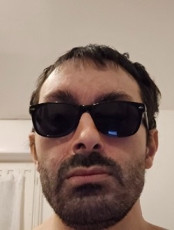 Gary's profile, a single 40-year-old a man in Paris