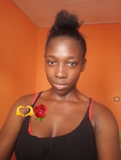 Stella's profile, a single 27-year-old a woman in Yaoundé