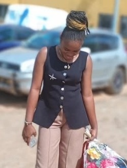 Yvanna's profile, a single 21-year-old a woman in Yaoundé