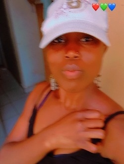 Alice's profile, a single 26-year-old a woman in Yaoundé
