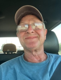 Ted's profile, a single 68-year-old a man in Chicago Heights