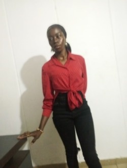 Charlotte's profile, a single 28-year-old a woman in Abidjan