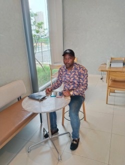 Ibrahim's profile, a single 36-year-old a man in Douala