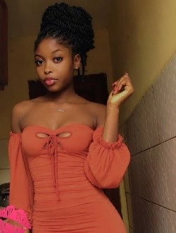 Thelore's profile, a single 19-year-old a woman in Yaoundé