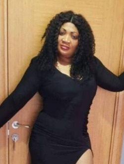 Clarence's profile, a single 39-year-old a woman in Douala