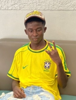 Éphrem's profile, a single 19-year-old a man in Abi