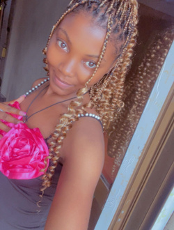 Ynna's profile, a single 23-year-old a woman in Yaoundé