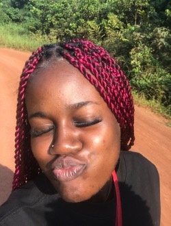 Marie Laure's profile, a single 20-year-old a woman in Yaoundé