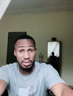 Oumar's profile, a single 35-year-old a man in Conakry