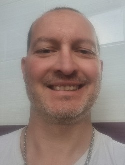 Mika's profile, a single 43-year-old a man in Charleville-Mézières