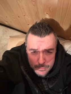 Eric's profile, a single 44-year-old a man in Chertsey