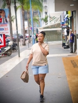 Falonne's profile, a single 37-year-old a woman in 'Açaçda