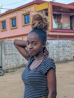 Valentine's profile, a single 20-year-old a woman in Antalaha