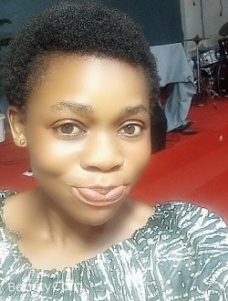 Sophie's profile, a single 31-year-old a woman in Douala