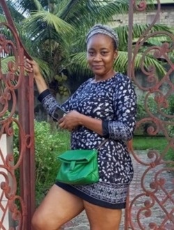 Flore's profile, a single 37-year-old a woman in Yaoundé