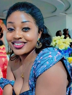 Nadine's profile, a single 28-year-old a woman in Douala