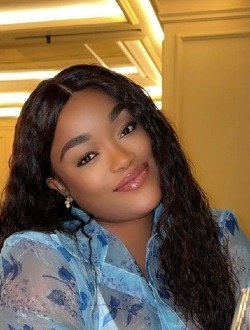 Charlotte's profile, a single 33-year-old a woman in Lomé