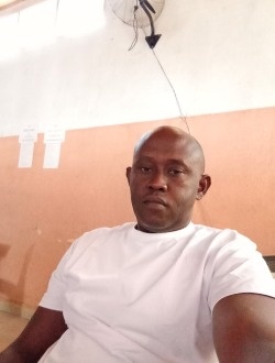 Jules Parfait's profile, a single 42-year-old a man in Kekem