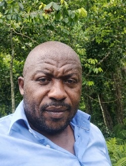 Armand's profile, a single 44-year-old a man in Bata