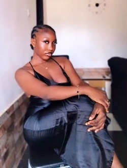 Jess's profile, a single 26-year-old a woman in Bobo-Dioulasso