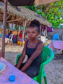 Randrisca's profile, a single 19-year-old a woman in Sambava