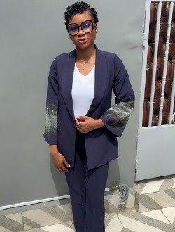 Jenny's profile, a single 26-year-old a woman in Douala