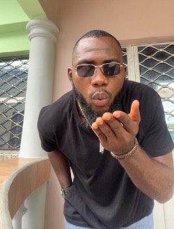 Perkings's profile, a single 33-year-old a man in Douala